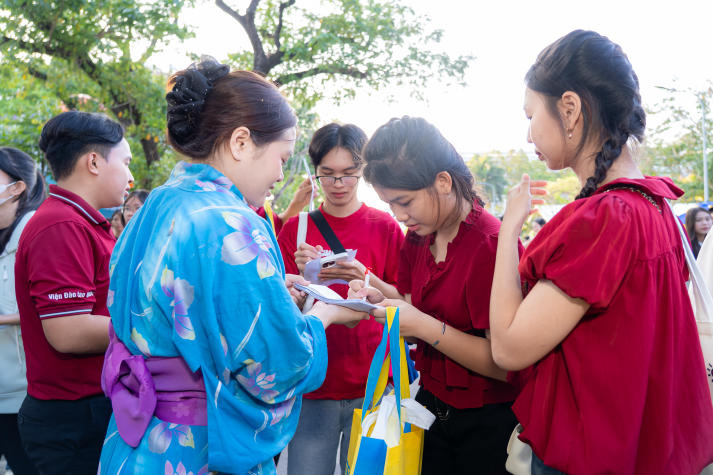 HUTECH “phủ vàng” Ngày hội Tư vấn tuyển sinh - hướng nghiệp 2026 tại Cần Thơ, mang đến loạt thông tin đắt giá cho thí sinh 73