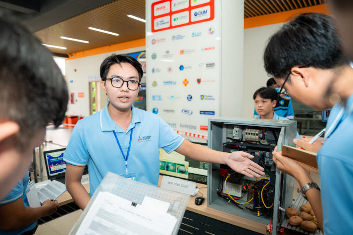 MECA 2025 Finals: HUTECH students conquer technology through practical projects 75