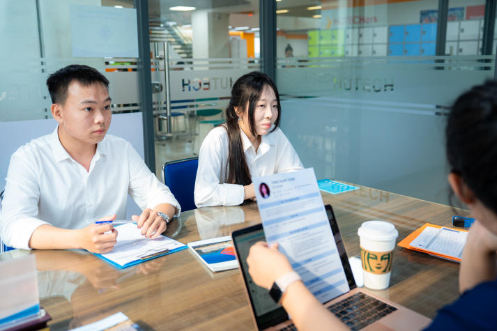 Doanh nghiệp phỏng vấn tuyển dụng trực tiếp: Sinh viên Xây dựng - Kiến trúc - Nội thất nắm bắt cơ hội việc làm ngay từ giảng đường 41