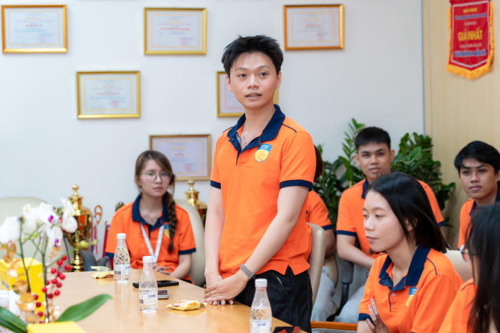 [Ảnh] Sinh viên Marketing - Kinh doanh quốc tế bồi đắp tư duy nghề nghiệp qua chuyến tham quan Nam A Bank 64