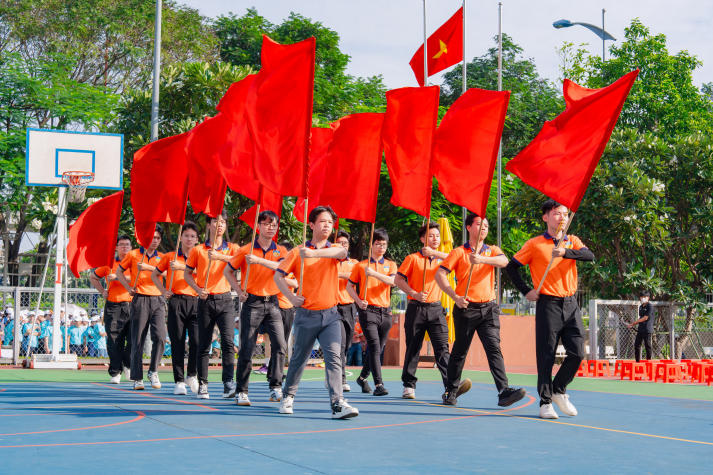 [Video] Bùng nổ tinh thần thể thao, Hội thao CB-GV-NV HUTECH 2026 khởi động mùa tranh tài rực lửa 25