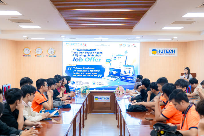 IT-ers HUTECH học cách "bắt tay" với AI săn job offer trong thời đại số 10