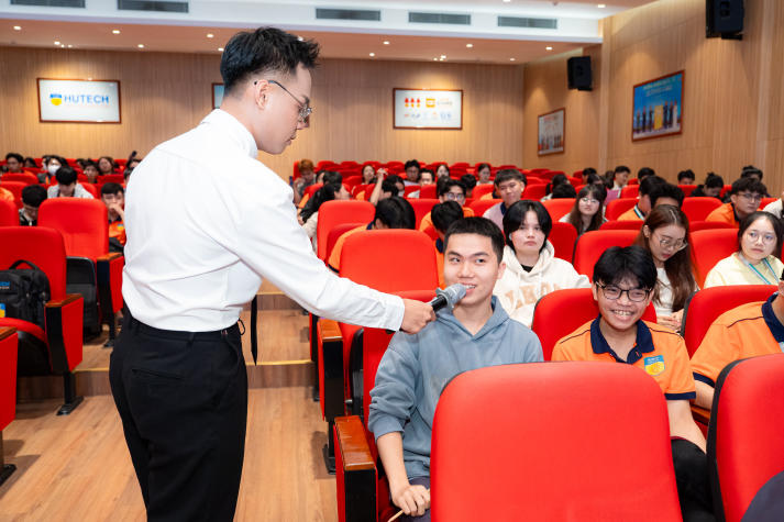 Ghi chép khoa học, đọc hiểu chủ động - Sinh viên Quản trị kinh doanh khám phá bí quyết học tập hiệu quả 43