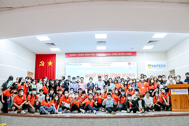 Sinh viên Khoa Tài chính - Thương mại trau dồi tiếng Anh tại workshop "Ngữ pháp ứng dụng trong nói và viết" 108