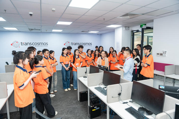 Tham quan Transcosmos Vietnam, sinh viên ngành Digital Marketing học hỏi kinh nghiệm từ cựu sinh viên 63