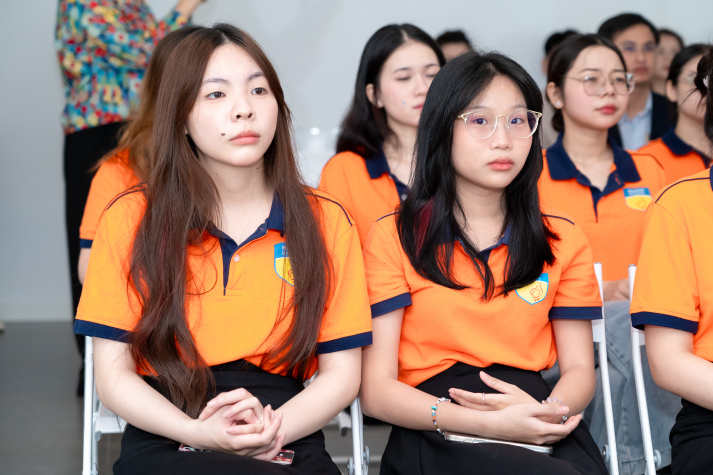 Sinh viên Công nghệ thẩm mỹ khám phá hệ sinh thái nghề tóc tại HAEU Salon 63