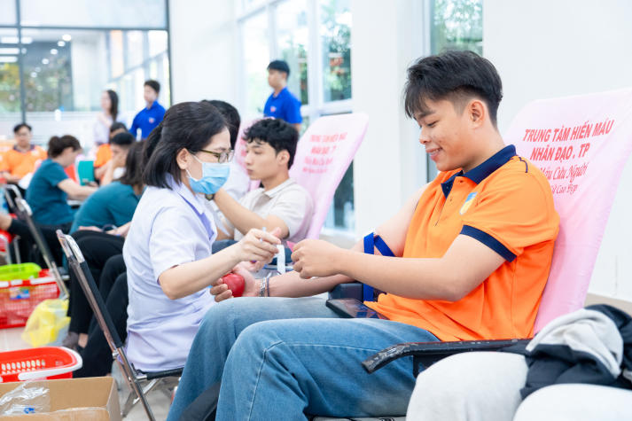 Tuổi trẻ HUTECH lan tỏa yêu thương qua Ngày hội Hiến máu tình nguyện trong Tháng thanh niên 2026 27