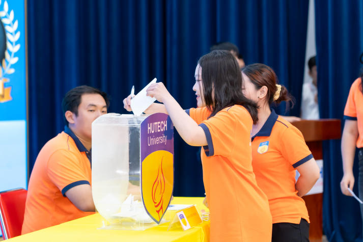 Nâng cao tinh thần trách nhiệm và cống hiến tại Đại hội Đại biểu Đội An ninh trật tự HUTECH 216