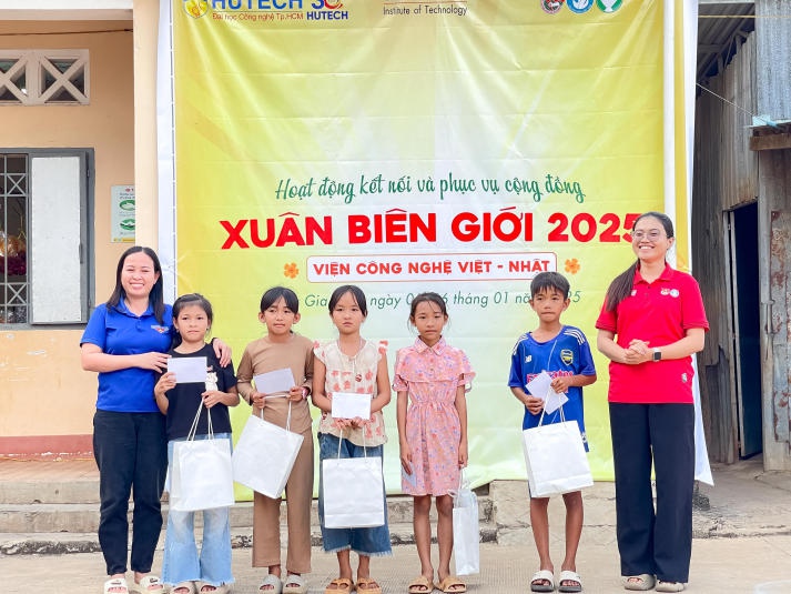 “Xuân biên giới 2025”: Mang mùa xuân yêu thương đến với người dân tại tỉnh Bình Phước 16