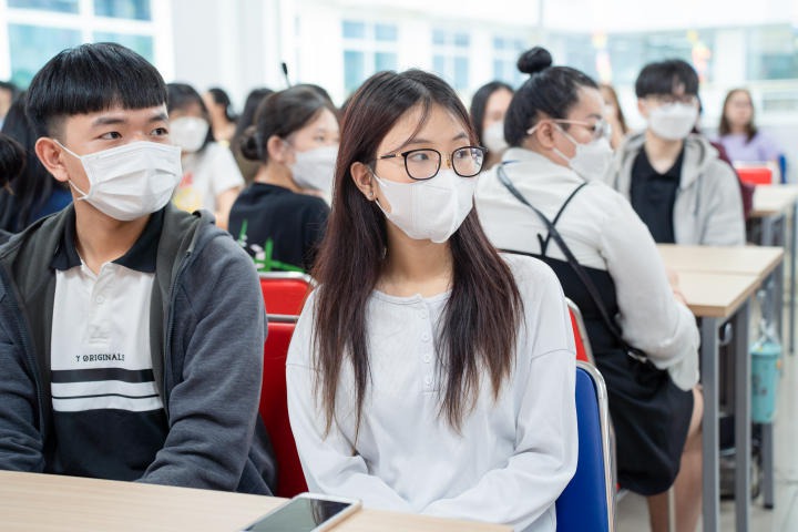 Sinh viên Khoa Hàn Quốc học thích thú “Đối mặt với AI - Tương lai của nghề biên phiên dịch” 82