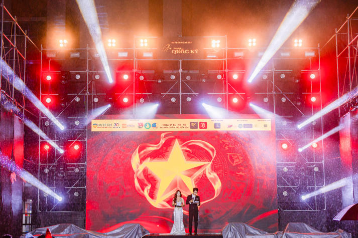 [Video] Âm vang Quốc kỳ: Sinh viên năm 2 Quản trị sự kiện tổ chức concert quy mô, chạm đến trái tim khán giả 12