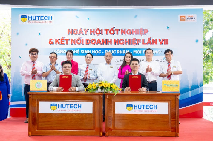 Sinh viên Viện Khoa học Ứng dụng HUTECH bảo vệ đồ án trước doanh nghiệp và “săn” việc ngay tại trường 192