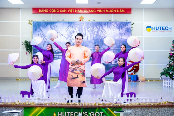 [Ảnh] Trai tài gái sắc HUTECH tự tin “show” nét đẹp năng động đậm chất Gen Z tại đa sân chơi 72