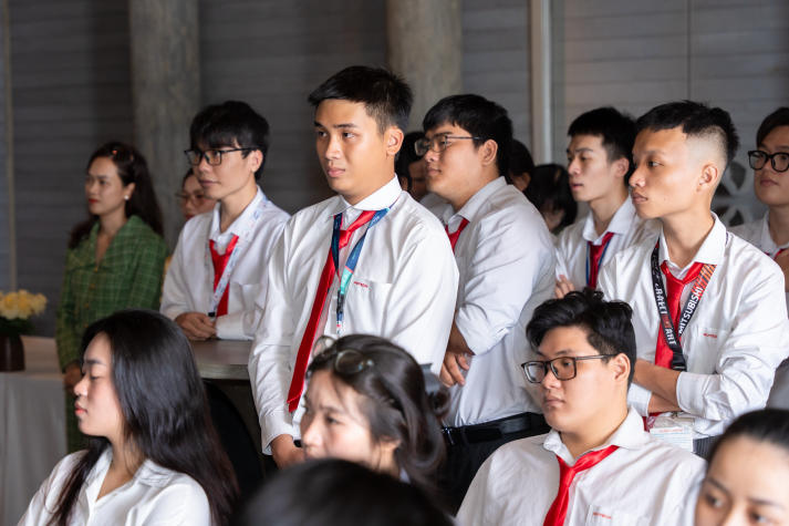 Exploring a Green Resort Experience with HUTECH Students at An Lam Retreats Saigon River 28