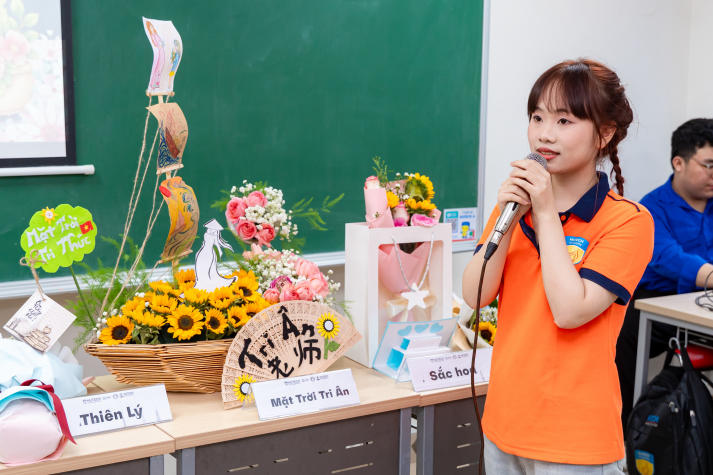 [Ảnh] Tri ân người lái đò: Hoa thay lời cảm mến của sinh viên Trung Quốc học trong ngày Nhà giáo Việt Nam 46