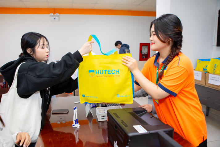 HUTECH tặng ưu đãi 5 triệu đồng cho 1.000 thí sinh nhập học sớm nhất 32