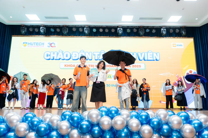 Khoa Quản trị kinh doanh chào đón tân sinh viên khoá 2025: Sẵn sàng hội nhập, vững bước tương lai 165