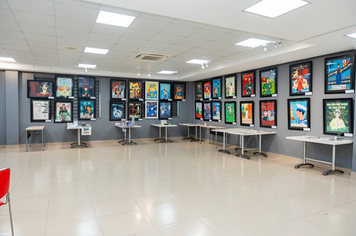 Khi sinh viên Thiết kế đồ họa “lên màu” cho tranh cổ động 9