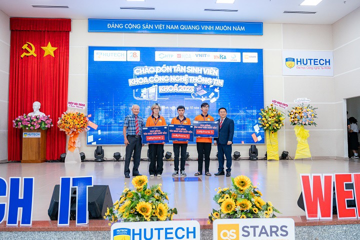 Khoa Công nghệ thông tin HUTECH tưng bừng chào đón tân binh về ngôi nhà chung 101