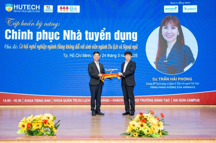 Thêm hành trang để chinh phục ngành Hàng không cho sinh viên HUTECH 39