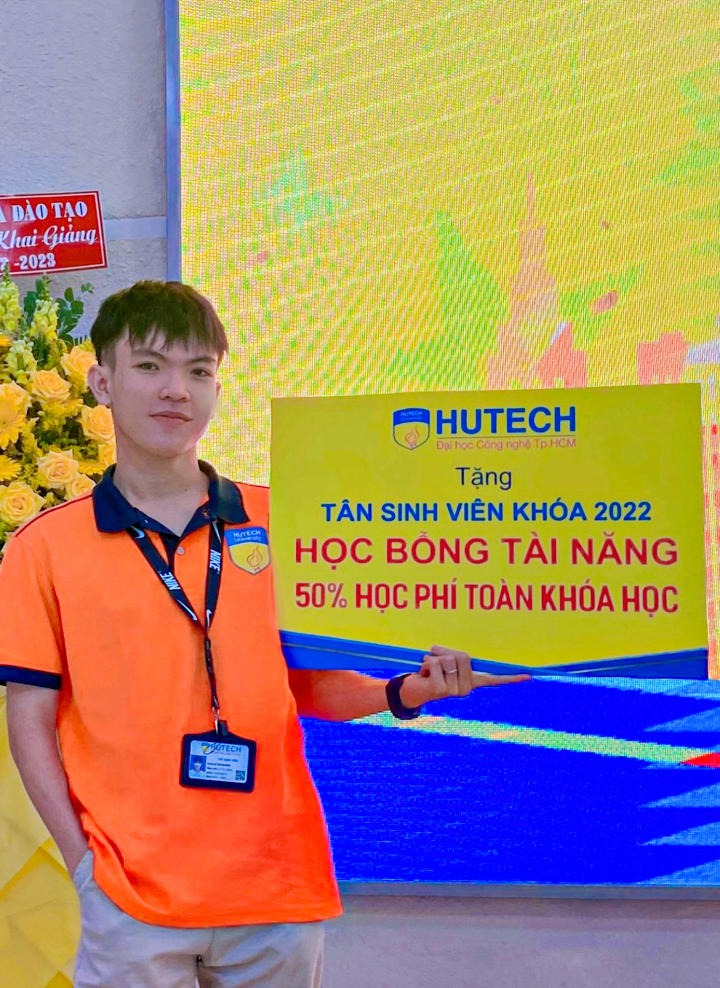 Chân dung bạn Lê Trí Nguyên - Tân sinh viên Khoa Tiếng Anh