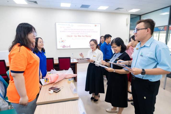 Biến đất sét thành đóa hoa biết nói, sinh viên Khoa Thú y - Chăn nuôi trao yêu thương đến phái nữ 53