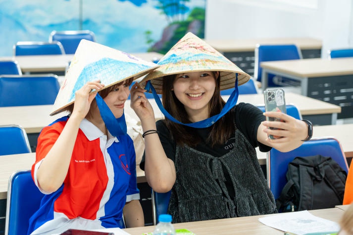 Hosei University students explore Vietnamese culture and language at HUTECH 49