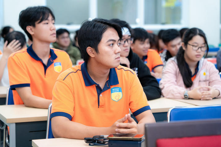 Sinh viên Viện Khoa học Ứng dụng tập huấn an toàn phòng thí nghiệm, chủ động phòng ngừa rủi ro 48