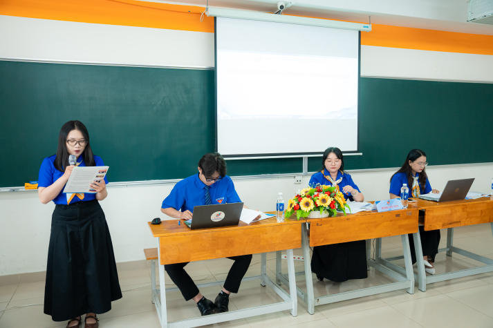 Đoàn Khoa Tài chính - Thương mại vững bước nhiệm kỳ mới với tinh thần “Đoàn kết - Tiên phong - Khát vọng - Hoài bão” 44