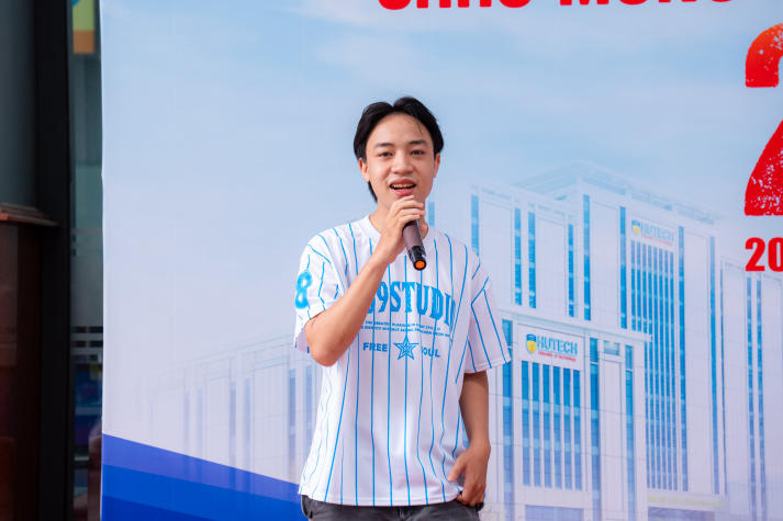 Thanh âm biết ơn: Sân trường HUTECH rộn ràng sắc màu 20/11 22