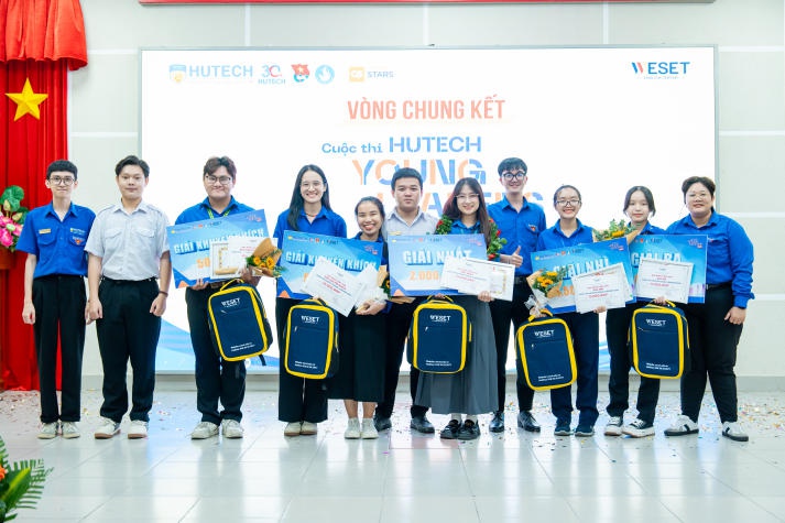 Trần Mỹ Uy - sinh viên Khoa Marketing - Kinh doanh quốc tế giành Quán quân cuộc thi HUTECH Young Leaders 2024 331