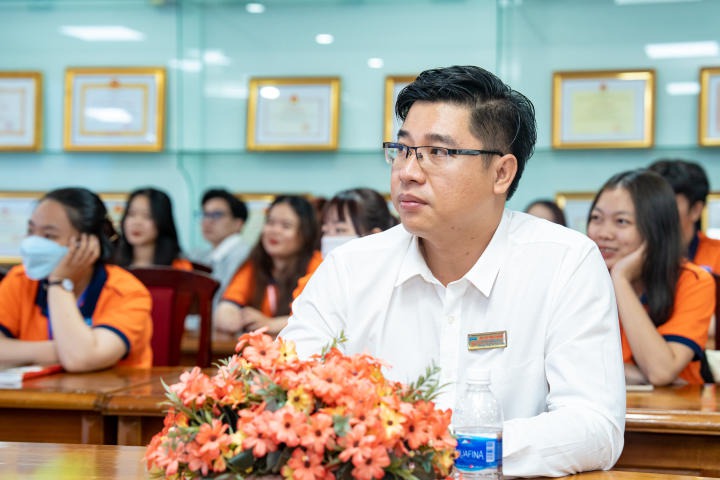 Gen Z HUTECH tìm hiểu “Chuyện đi học” 26