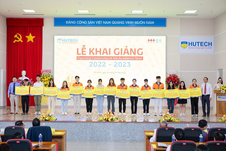 Để trúng tuyển có điều kiện thành trúng tuyển chính thức và nhận học bổng “xịn” từ HUTECH, thí sinh cần làm gì? 92