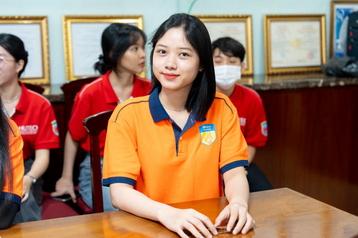 Cơ hội vàng cho HUTECH-ers học hỏi kỹ năng lắng nghe và quản trị cảm xúc 24