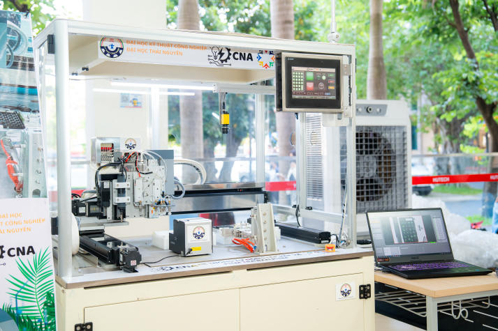 MECA 2025 Finals: HUTECH students conquer technology through practical projects 107