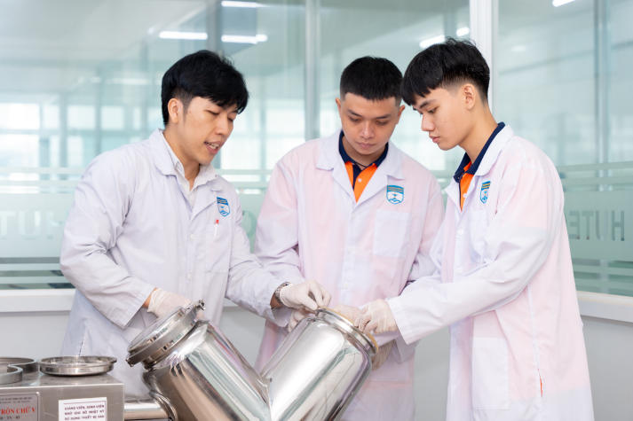 [Hướng nghiệp 2026] Dược học - Lựa chọn đón đầu xu hướng chăm sóc sức khỏe hiện đại 27