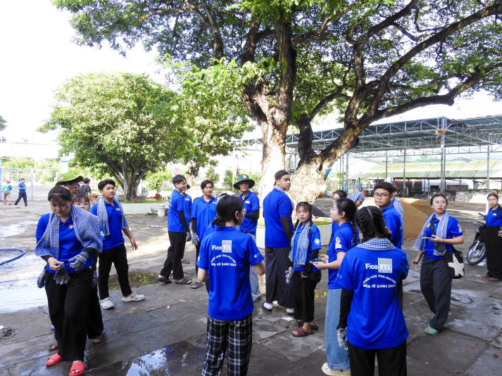 Sau 10 ngày ra quân, chiến sĩ HUTECH phủ xanh các mặt trận bằng những phần việc thiết thực 38
