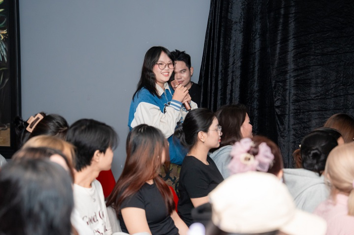 Sinh viên Quan hệ công chúng tiếp cận câu chuyện nghề từ ekip sản xuất “Tử chiến trên không” 46