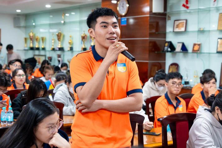 [Video] Sinh viên Khoa Tài chính - Thương mại đón đầu xu hướng công nghệ tài chính phi tập trung 107