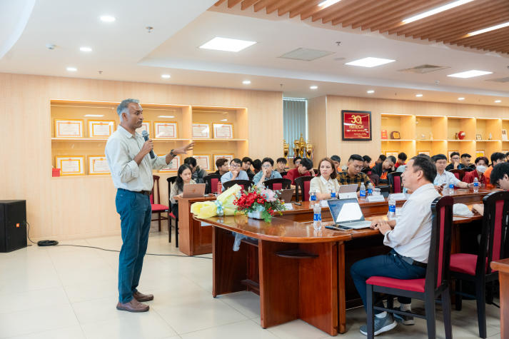 Sinh viên HUTECH mở rộng góc nhìn về chuyển đổi năng lượng sạch và phát triển bền vững 39