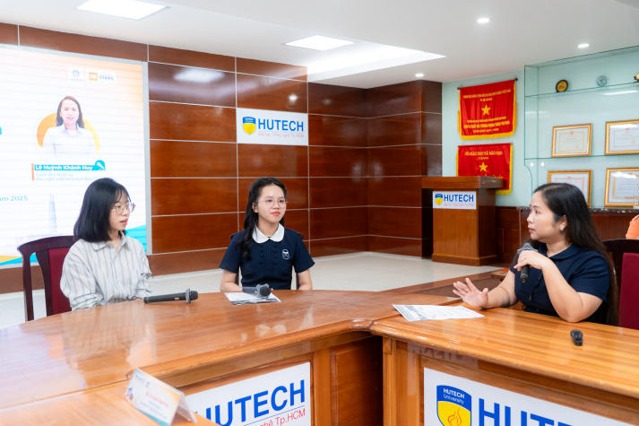 Sinh viên Khoa Hàn Quốc học khám phá cơ hội nghề nghiệp du lịch cùng đại diện Selectum Noa Cam Ranh 100