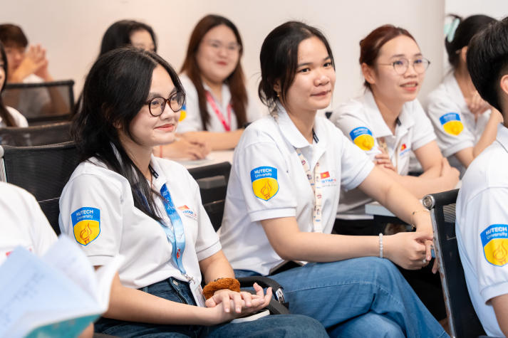 Sinh viên năm nhất ngành Du lịch VJIT định hướng nghề cùng Hành Trình Vàng Travel 33