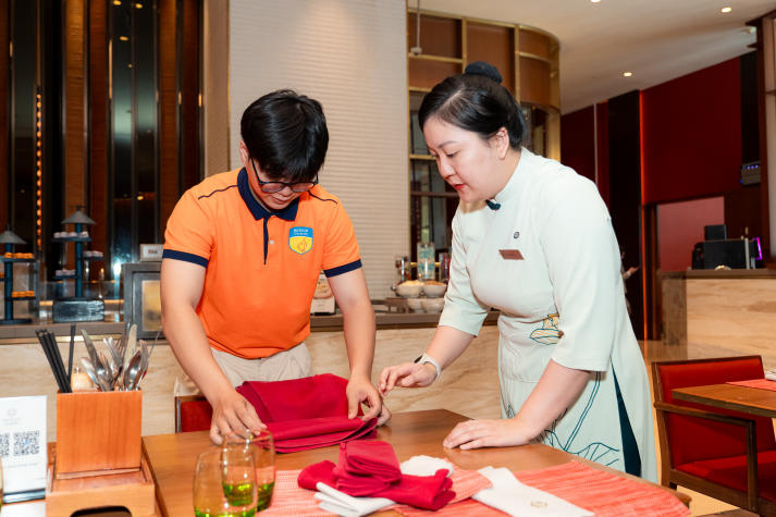 [Ảnh] Chạm tiêu chuẩn 5 sao tại Sheraton Hotel cùng sinh viên I-HUTECH 26