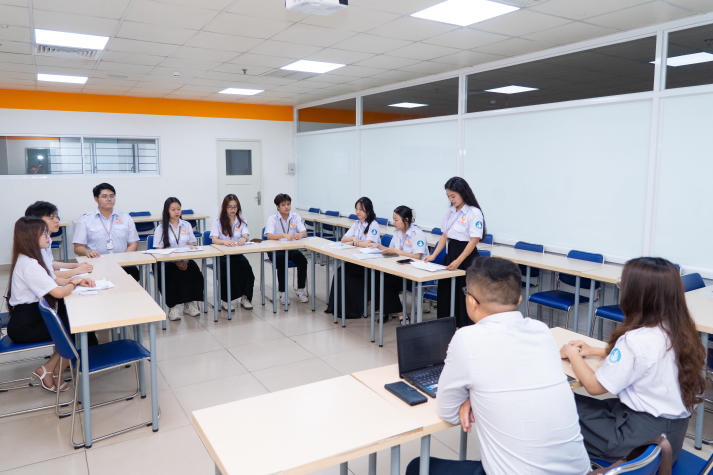 ​Ra mắt những “thủ lĩnh mới” tại Đại hội Liên Chi hội Khoa Quản trị Du lịch - Nhà hàng - Khách sạn nhiệm kỳ 2025 - 2028 98