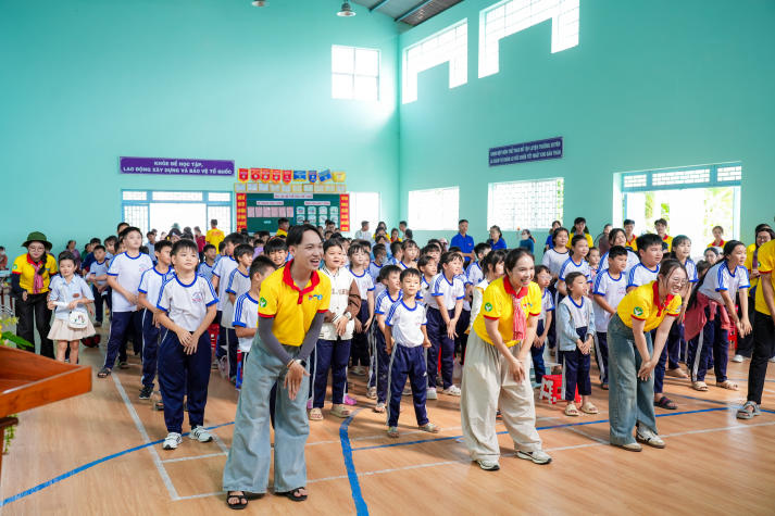 Xuân sắc xanh 2026: Sinh viên HUTECH mang Tết yêu thương đến với người dân Vĩnh Long 56