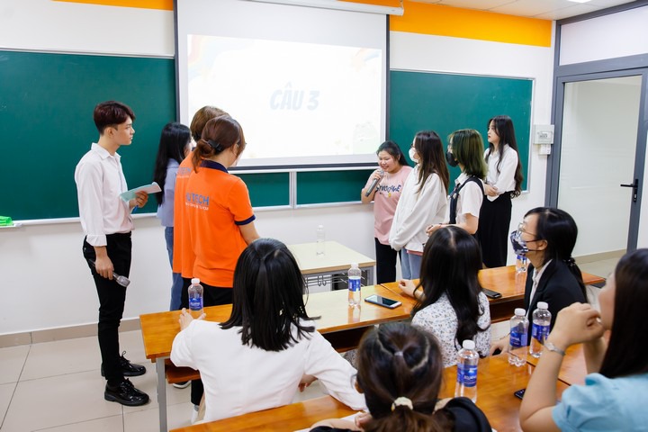 Sinh viên Khoa Trung Quốc học cập nhật thông tin và trau dồi kỹ năng thi TOCFL 75