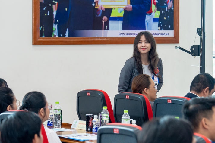 [Video] Sinh viên hào hứng “săn” hơn 1.500 đầu việc hấp dẫn tại “HUTECH International Job Fair 2024” 196