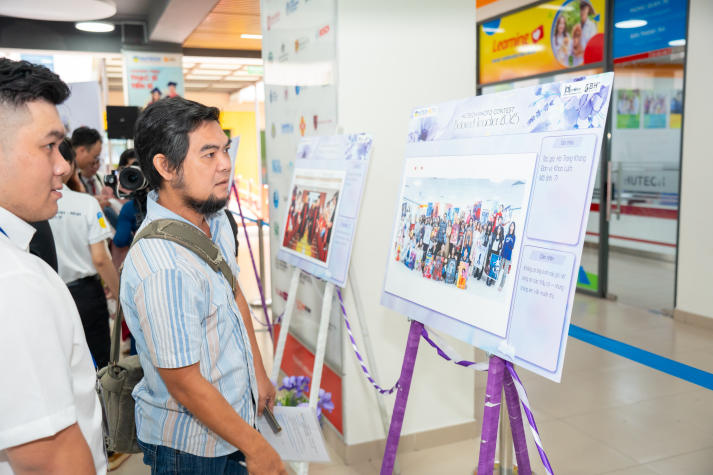 Sinh viên Khoa Quản trị kinh doanh giành giải Quán quân HUTECH Photo Contest “Beloved Teacher 2025” 46