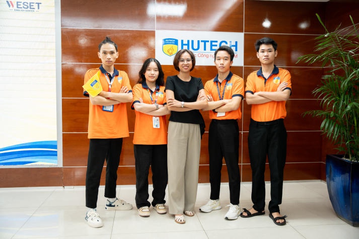 Top 16 HUTECH Young Leaders 2024 tranh tài kịch tính để về “nhà chung” 370