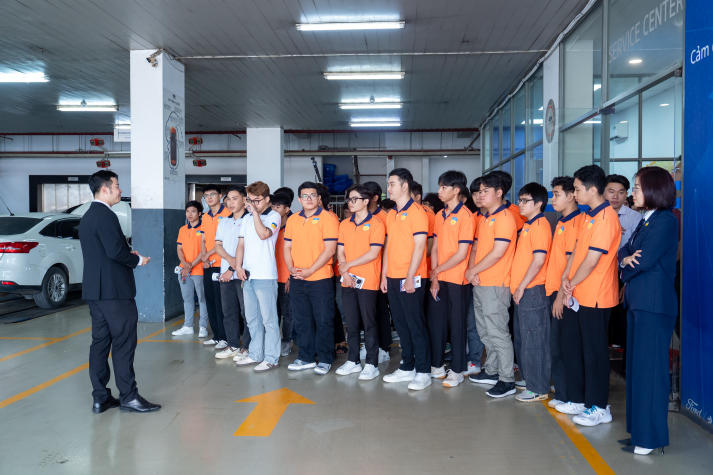Sinh viên Công nghệ kỹ thuật ô tô VKIT tích lũy hành trang nghề nghiệp tại New City Group 46